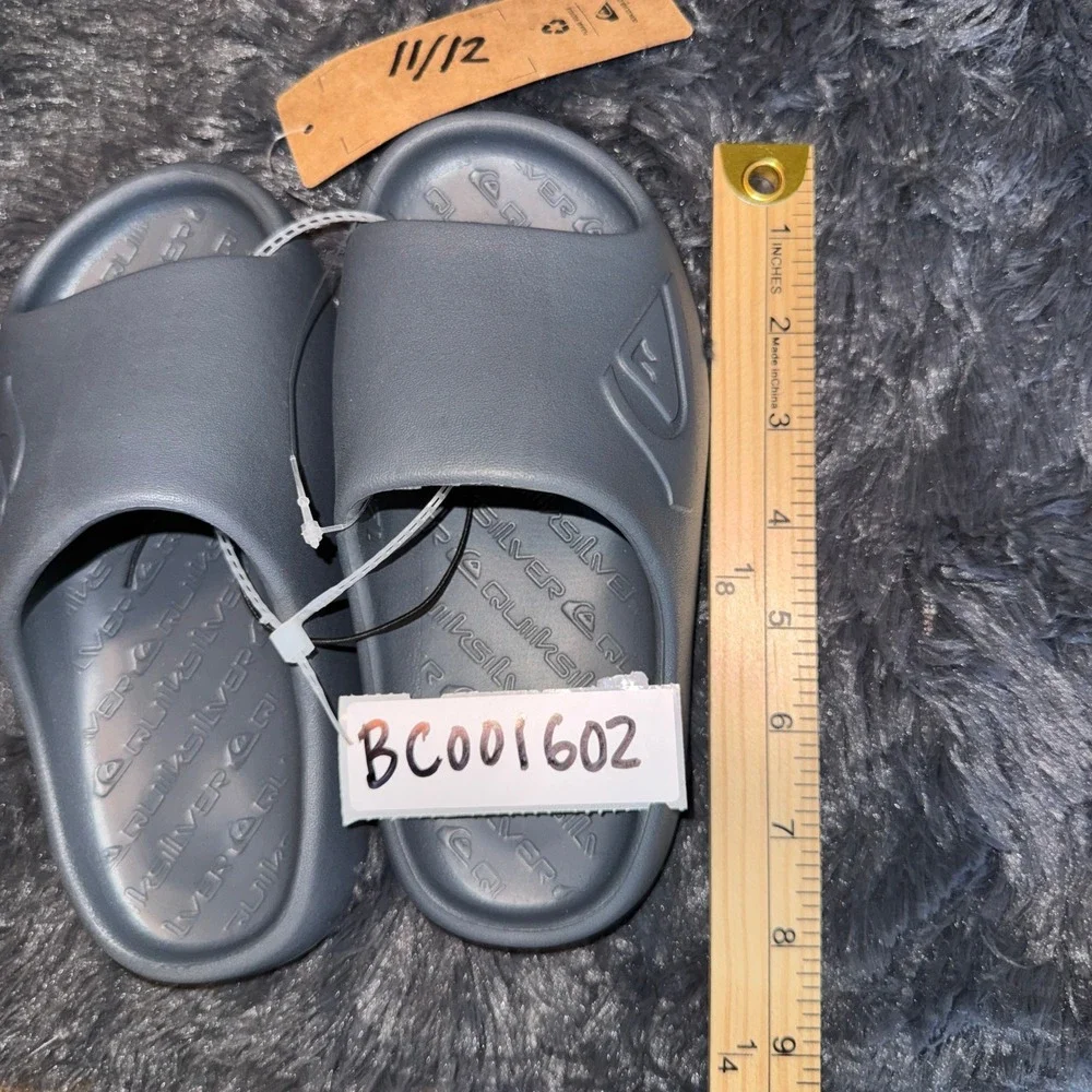 Quiksilver Kids Slide Sandals Size 11/12 Gray Slip On Beach Pool Shoes New NWT